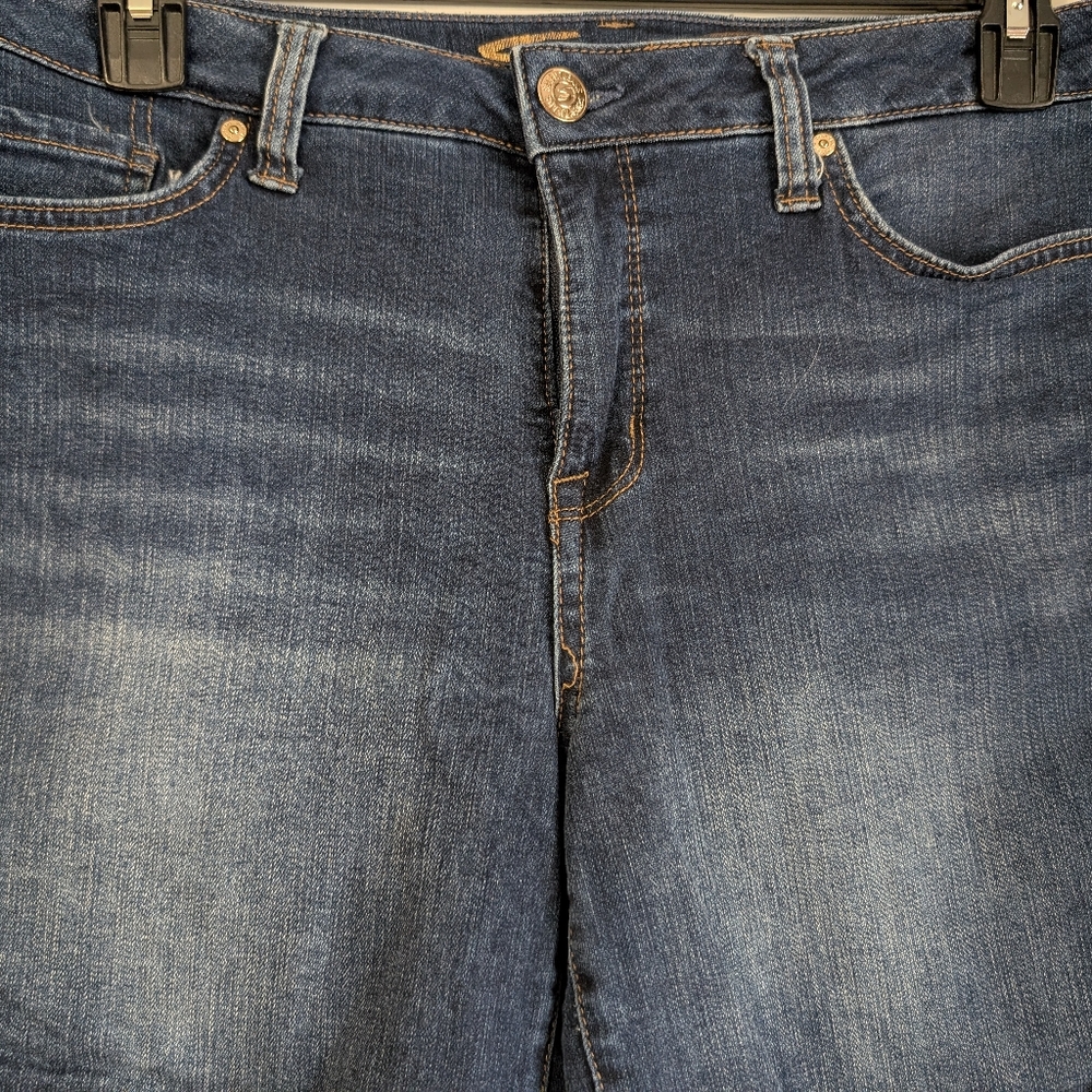 Seven7 Dark Denim Shorts Size 10 - Picture 2 of 5